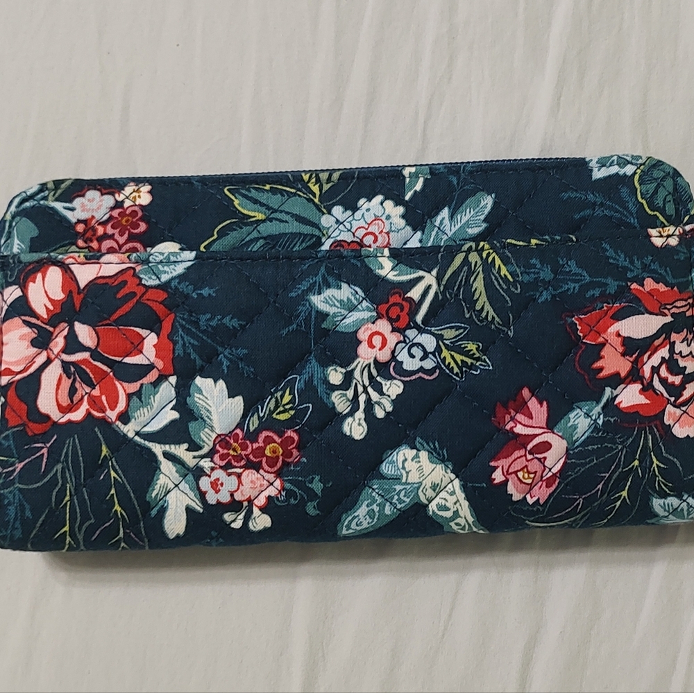 Vera Bradley accordion RFID wallet wristlet